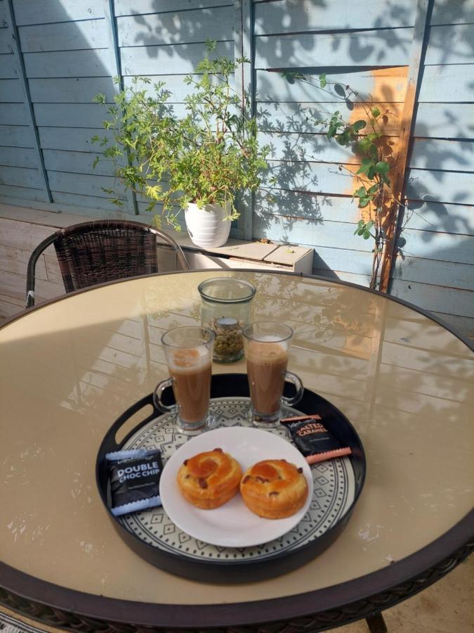 New, Stylish Studio Flat With Private Patio And Free On-Street Parking Check Out At 11Am Bournemouth Kültér fotó