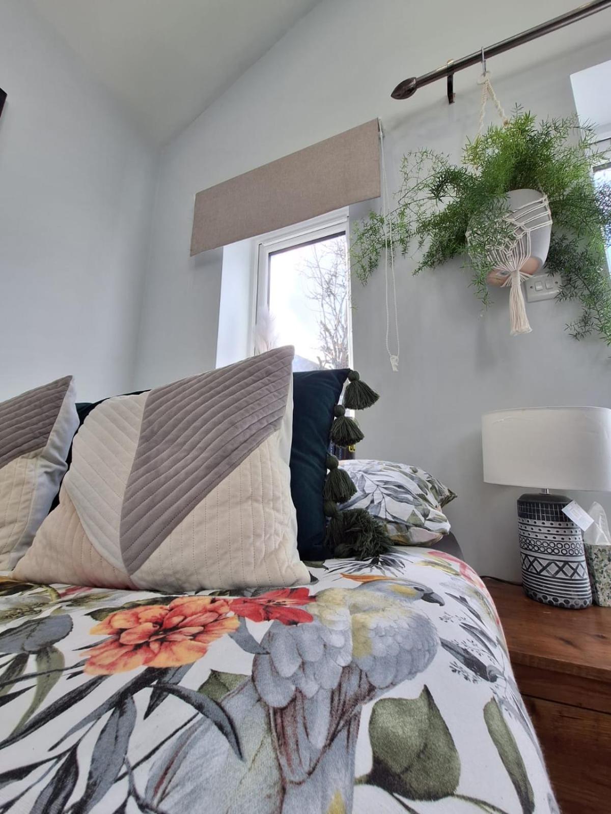 New, Stylish Studio Flat With Private Patio And Free On-Street Parking Check Out At 11Am Bournemouth Kültér fotó