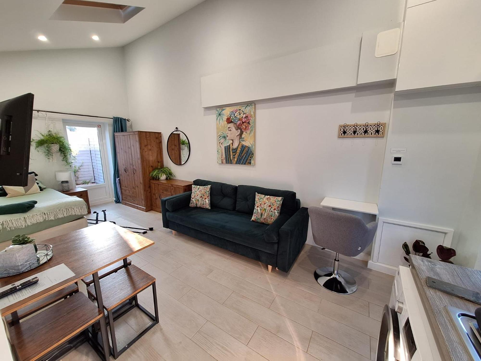 New, Stylish Studio Flat With Private Patio And Free On-Street Parking Check Out At 11Am Bournemouth Kültér fotó